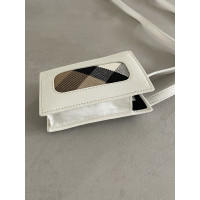 Burberry Täschchen/Portemonnaie aus Leder in Weiß