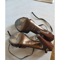 Fendi Sandalen aus Leder in Bordeaux