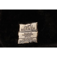 Hermès Jacke/Mantel aus Pelz in Braun