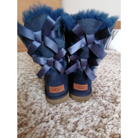 Ugg Australia Ankle boots Suede in Blue