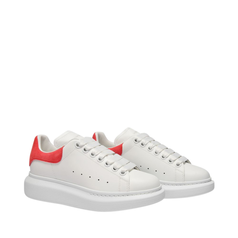 Alexander McQueen Slick Sneakers aus Leder in Weiß