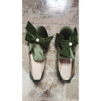 Blumarine Slipper/Ballerinas aus Wildleder in Oliv