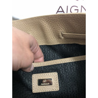 Aigner Shoulder bag Leather in Beige