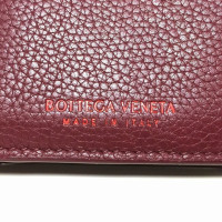 Bottega Veneta Sac à main/Portefeuille en Cuir en Bordeaux