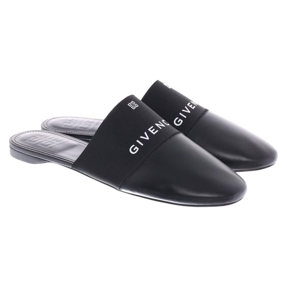 Givenchy Slippers/Ballerinas in Black