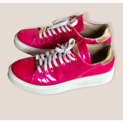 Luciano Padovan Trainers Patent leather in Fuchsia