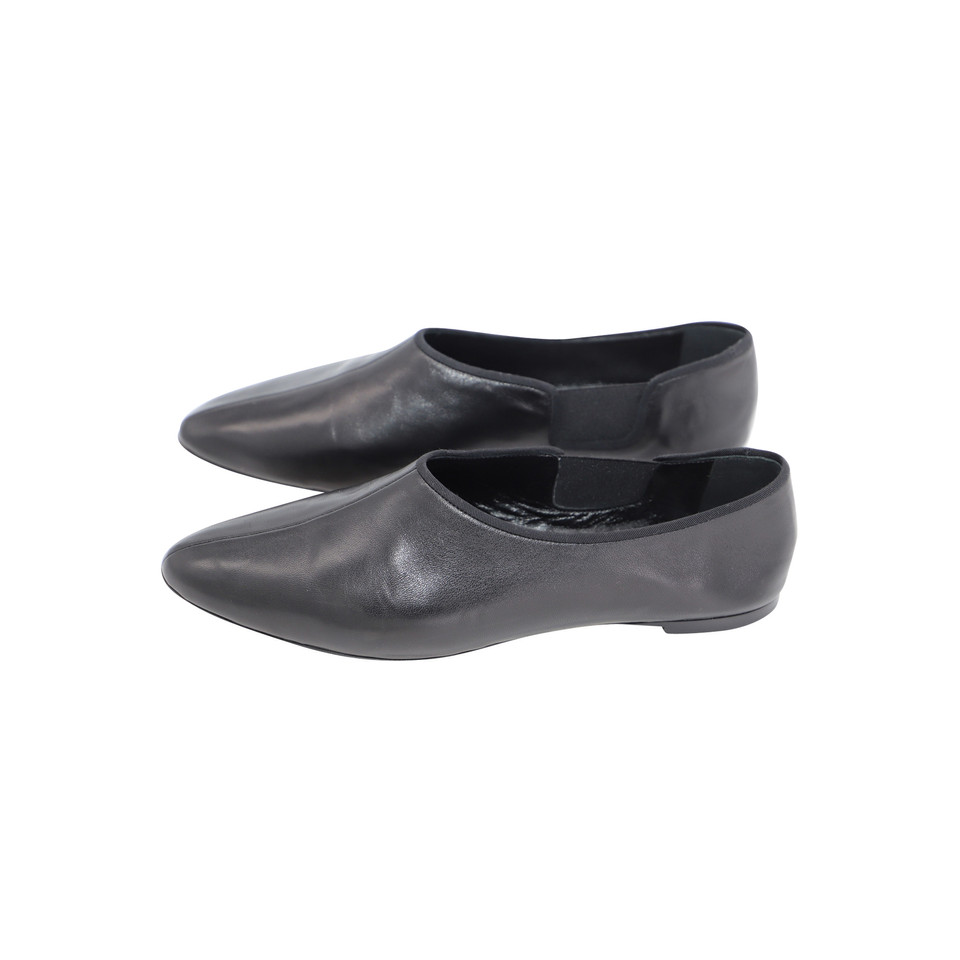 The Row Slippers/Ballerinas Leather in Black