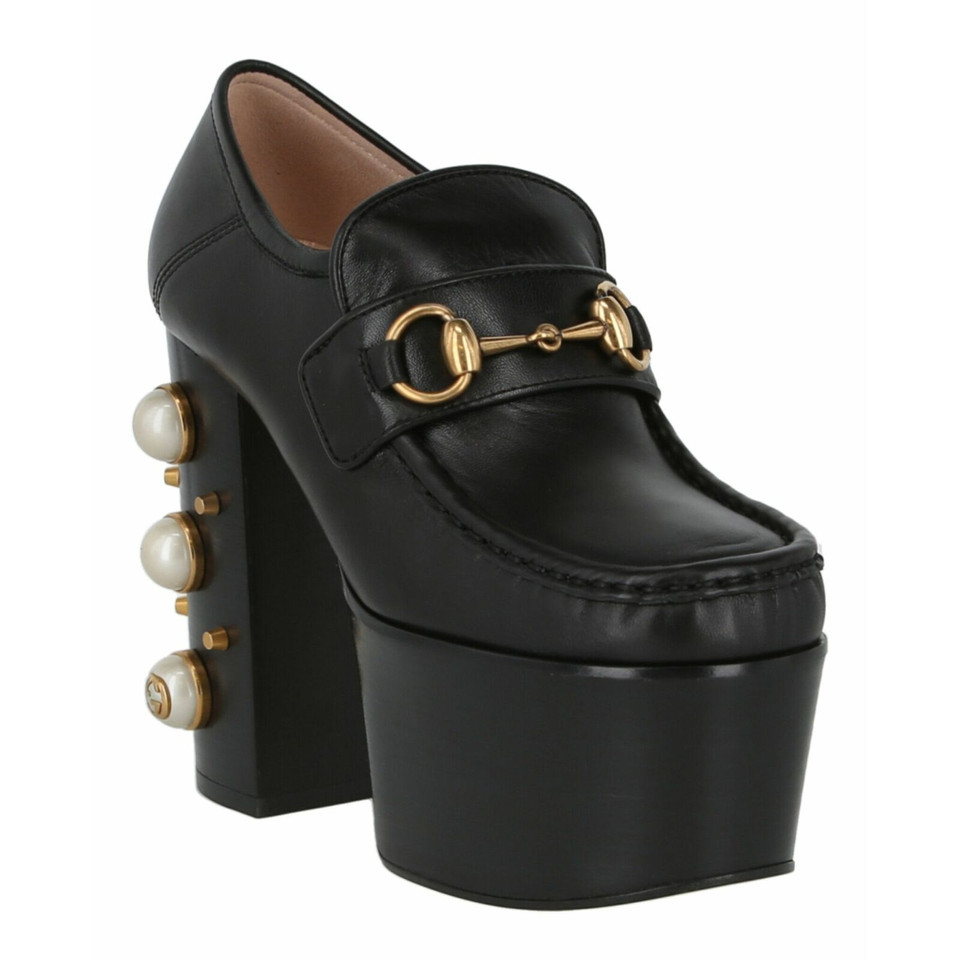 Gucci Pumps/Peeptoes en Cuir en Noir