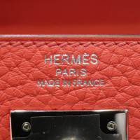 Hermès Kelly Bag 28 aus Leder in Rosa / Pink