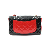 Chanel Classic Flap Bag aus Lackleder in Rot