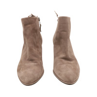 Stuart Weitzman Bottes en Daim en Beige