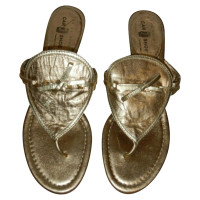 Carshoe Sandalen aus Leder in Gold