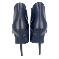 Yves Saint Laurent Sandals Leather in Black