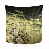 Gucci Scarf/Shawl Silk in Green