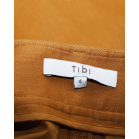 Tibi Shorts aus Leinen in Braun