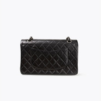 Chanel Classic Flap Bag Medium in Schwarz