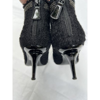Chanel Stiefeletten aus Leinen in Schwarz