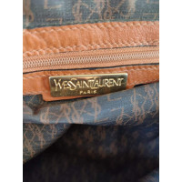 Yves Saint Laurent Handtasche aus Canvas in Grau