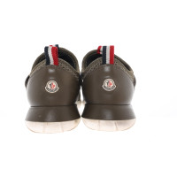 Moncler Sneakers in Oliv