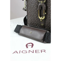 Aigner Shoulder bag Leather in Brown