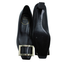 Roger Vivier Pumps/Peeptoes Leather in Black