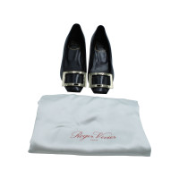 Roger Vivier Pumps/Peeptoes en Cuir en Noir