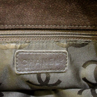 Chanel Umhängetasche aus Wildleder in Braun