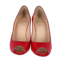 Christian Louboutin Décolleté/Spuntate in Pelle verniciata in Rosso