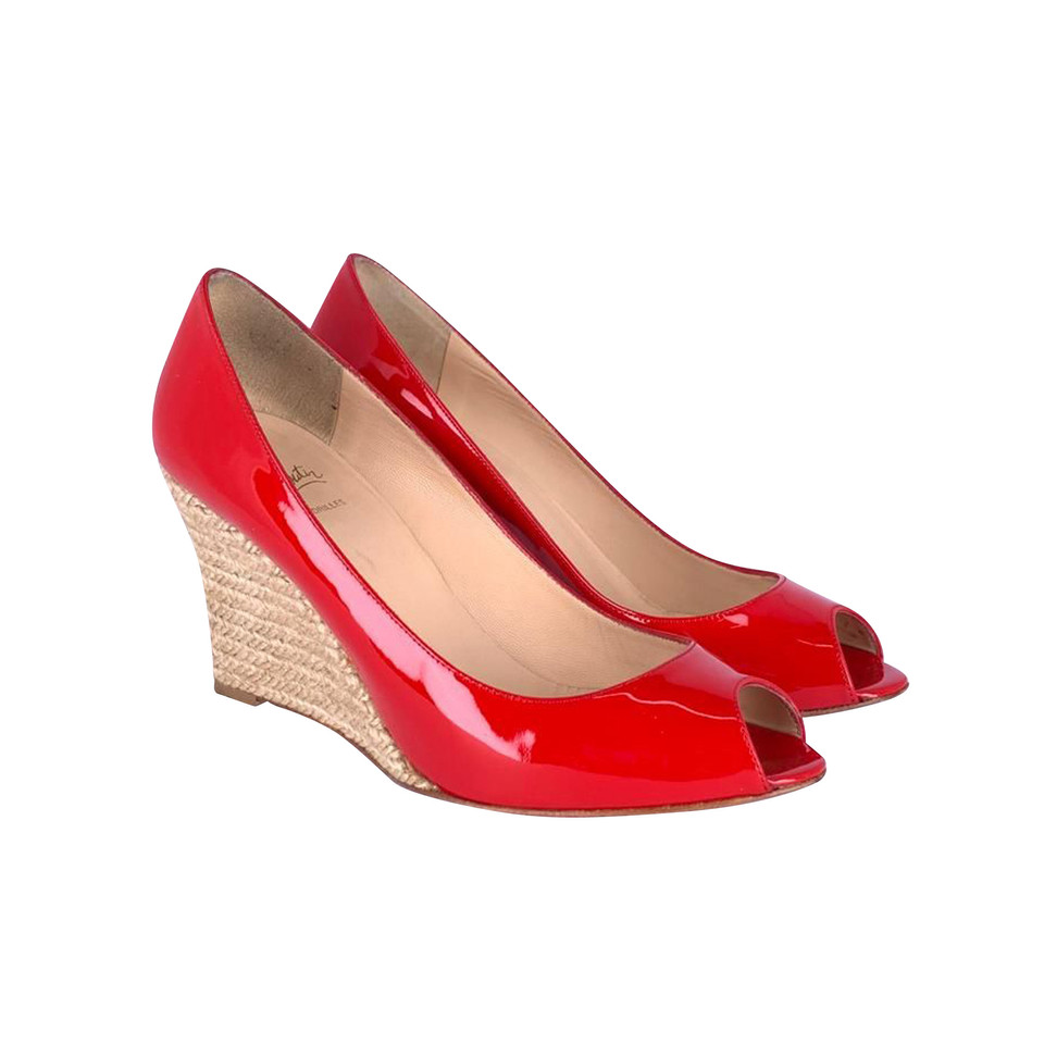 Christian Louboutin Décolleté/Spuntate in Pelle verniciata in Rosso