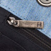 Chanel Flap Bag aus Jeansstoff in Blau