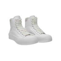 Alexander McQueen Sneakers aus Canvas in Weiß