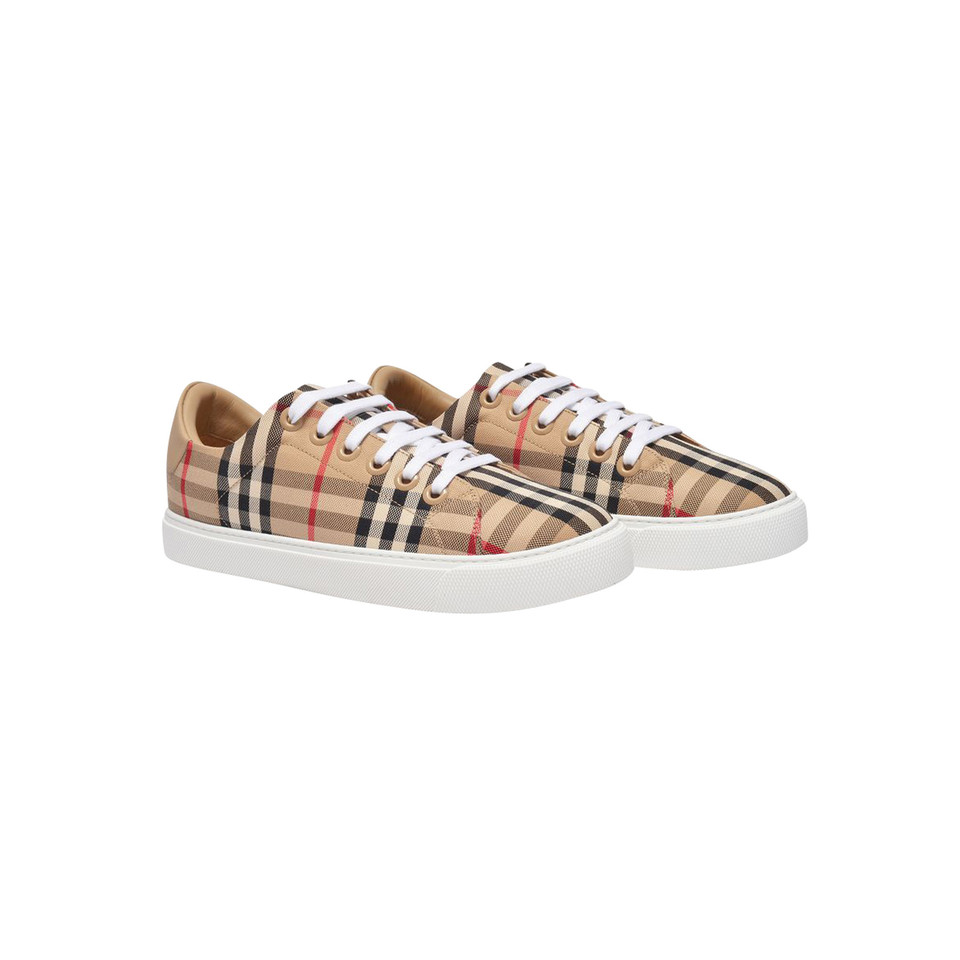 Burberry Sneakers aus Canvas in Nude