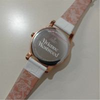 Vivienne Westwood Armbanduhr aus Leder in Weiß