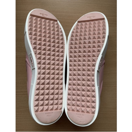 Fendi Sneakers Leer in Roze