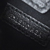 Balenciaga Shopping Phone Holder aus Leder in Schwarz