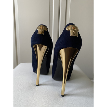 Louis Vuitton Pumps/Peeptoes Leather in Blue