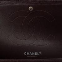 Chanel Classic Flap Bag Jumbo Leather in Violet