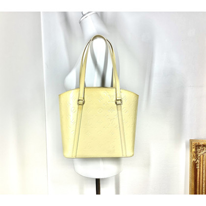 Louis Vuitton Avalon Patent leather in Yellow