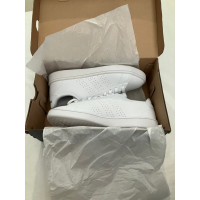 Adidas Sneakers aus Leder in Weiß