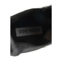 Steve Madden Stiefeletten aus Lackleder in Schwarz