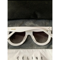 Céline Brille in Weiß