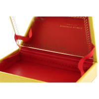 Charlotte Olympia Clutch aus Leder in Gelb