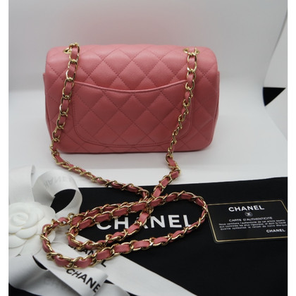 Chanel Classic Flap Bag New Mini aus Leder in Rosa / Pink
