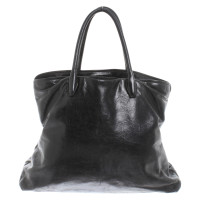 Miu Miu Handtasche aus Leder in Schwarz