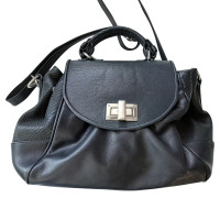 Lloyd Handbag Leather in Black