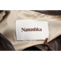 Nanushka  Kleid in Taupe