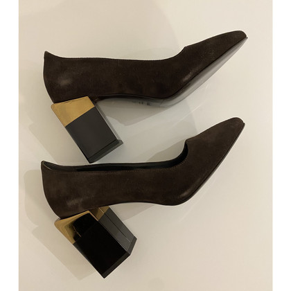 Max Mara Pumps/Peeptoes Suede in Brown