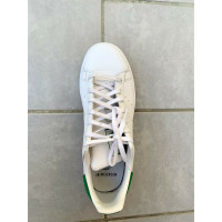 Adidas Sneakers aus Lackleder in Weiß