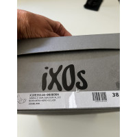 ixos Sandalen aus Leder in Schwarz
