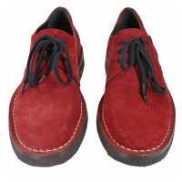 Ann Demeulemeester Chaussures à lacets en Daim en Rouge